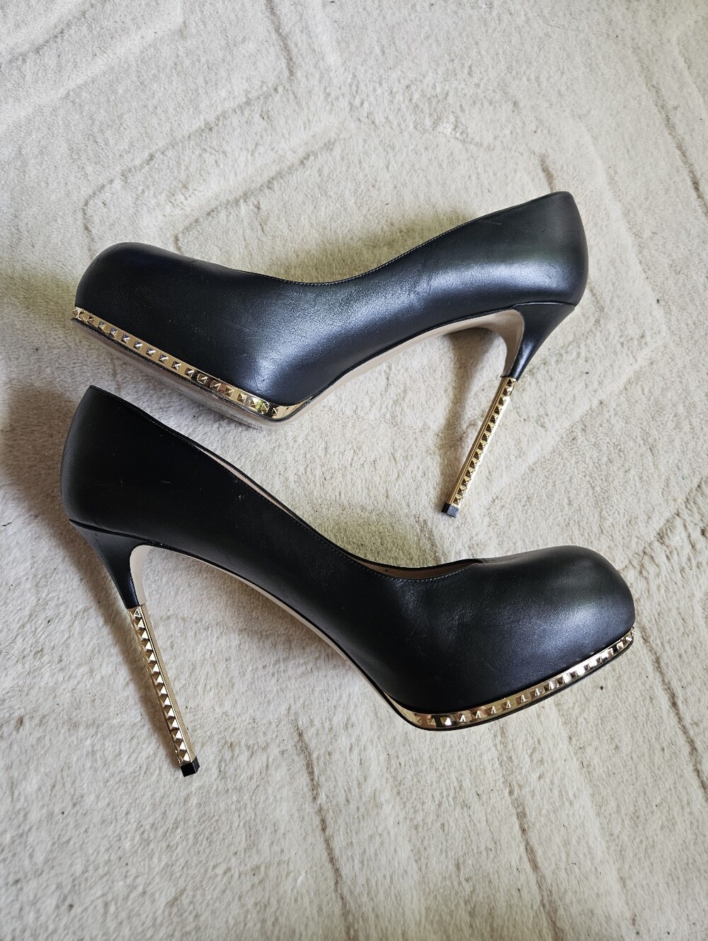 Valentino Garavani Rockstud Platform Pumps Heels Sz 11 US / 41 EUR Black Leather